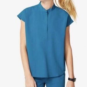 Figs Rafaela Oversized Scrub Top in Alps Blue Size Medium